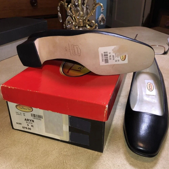 Vintage Talbots Pump Shoe Black Size - 5 NIB Arum - Picture 4 of 4